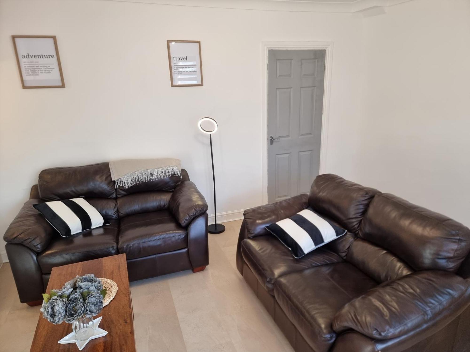 Dulverton House - 3 Bed House /sleeps 6+ Driveway+close To M1 Nottingham