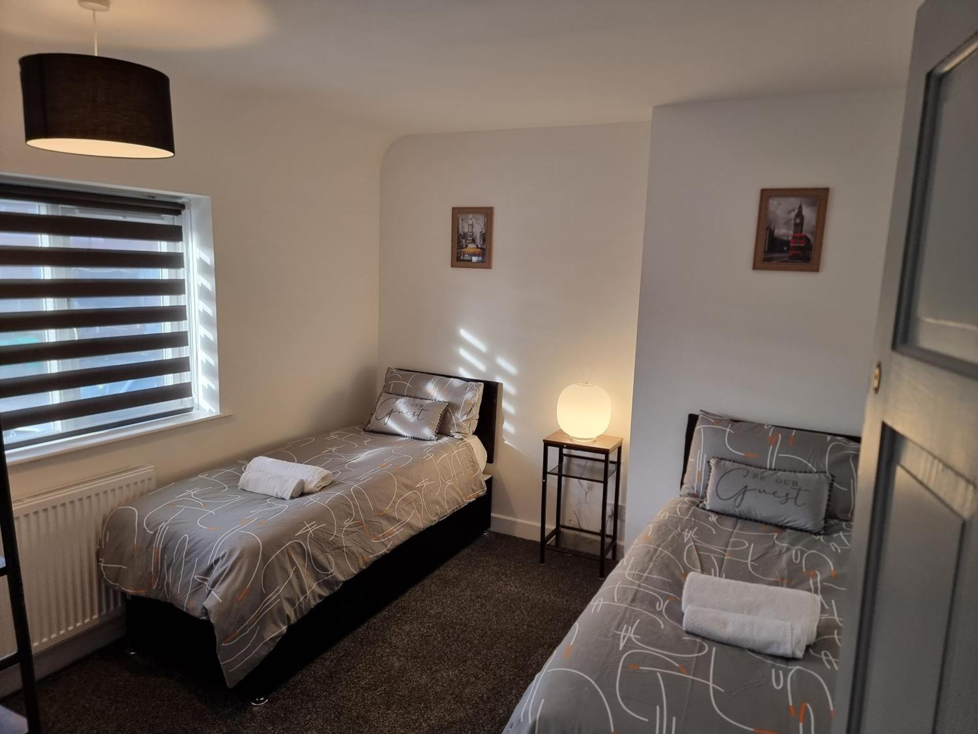 Ferienhaus Dulverton House - 3 Bed House /sleeps 6+ Driveway+close To M1 Nottingham
