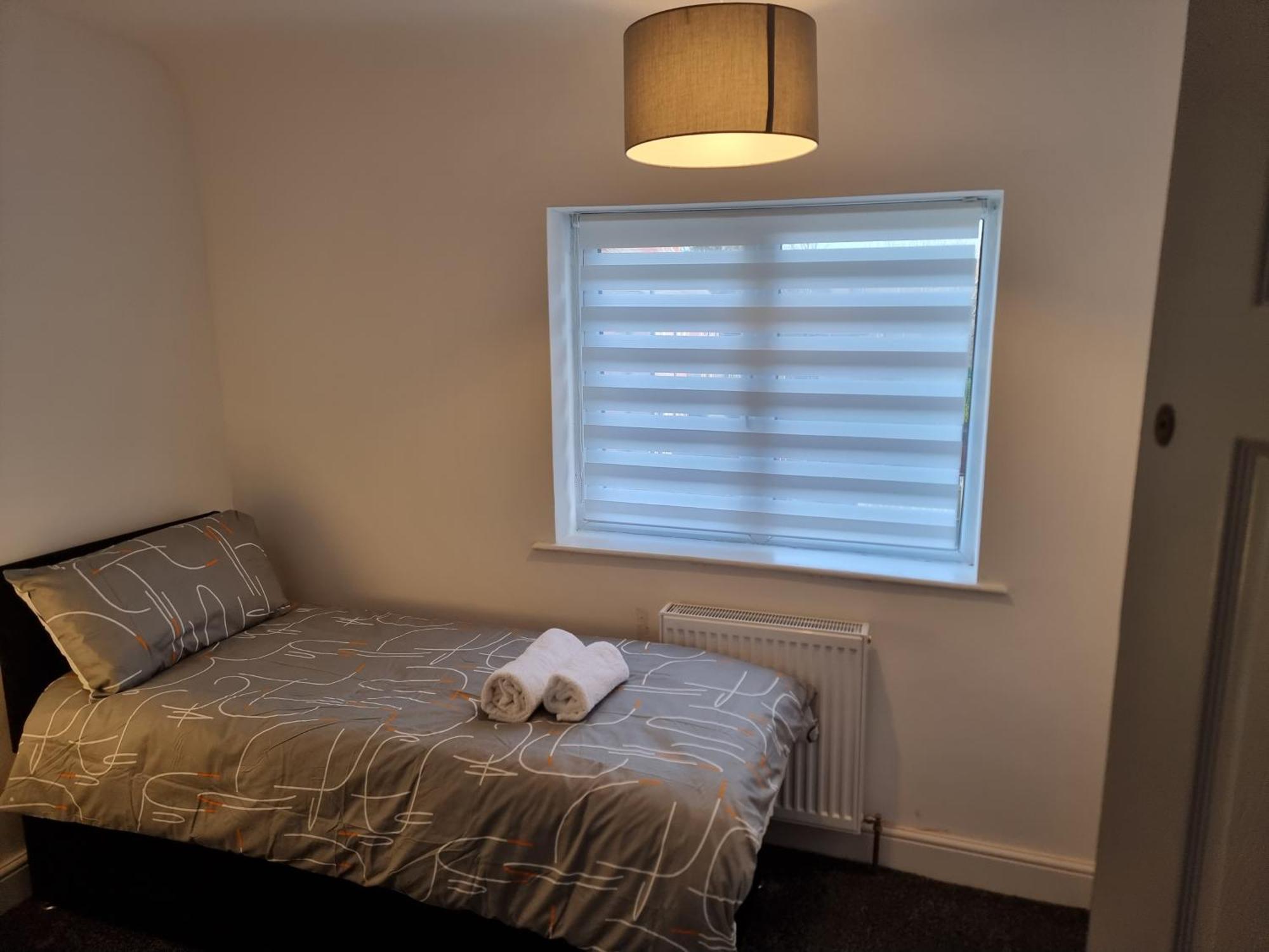 Dulverton House - 3 Bed House /sleeps 6+ Driveway+close To M1 Nottingham