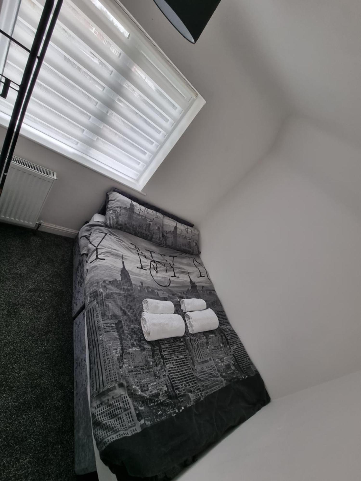 Dulverton House - 3 Bed House /sleeps 6+ Driveway+close To M1 Ferienhaus Nottingham