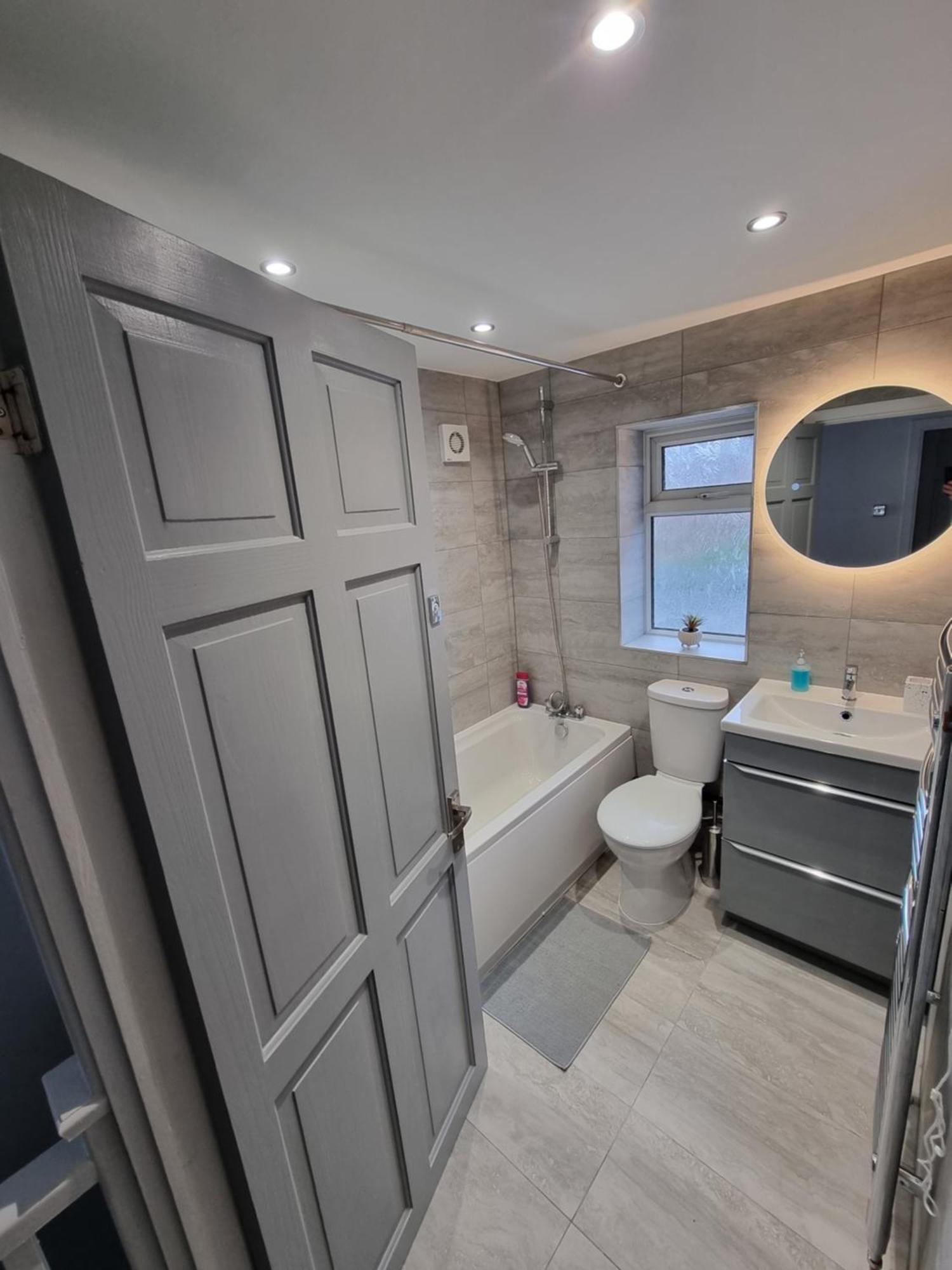 Dulverton House - 3 Bed House /sleeps 6+ Driveway+close To M1 Ferienhaus