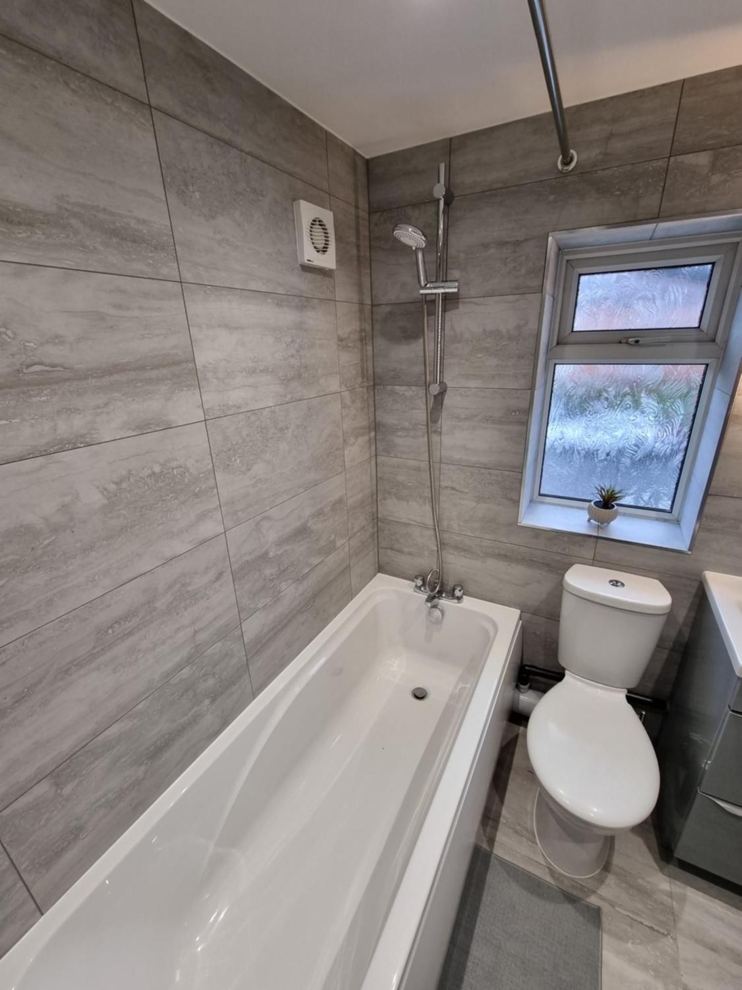 Casa de Férias Dulverton House - 3 Bed House /sleeps 6+ Driveway+close To M1 *